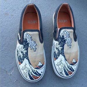 Vans Kids Slip-On Sneakers - Navy and Cream Wave Design